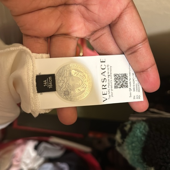 Versace: Logo-Print Cotton Shirt - Picture 4 of 4